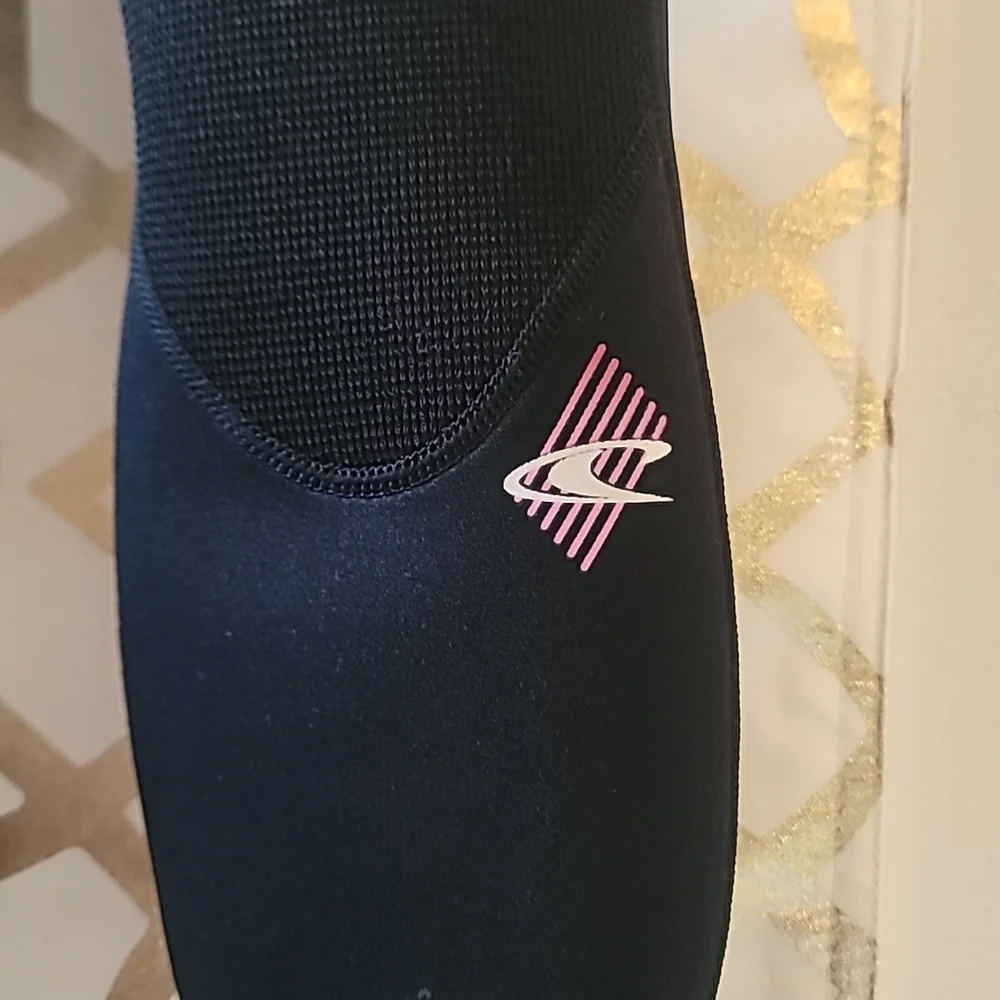 O'Neill Black Wetsuit - Picture 10 of 11